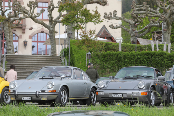 Zwei Porsche-911-Generationen - Ur-Elfer und 964, rund 15 Jahre Differenz - Albisgütli Classic Cars & Bikes April 2023