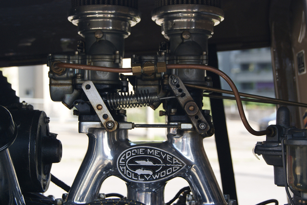 Zwei Vergaser auf poliertem Thron – Albisgütli Classic Cars & Bikes Oktober 2023