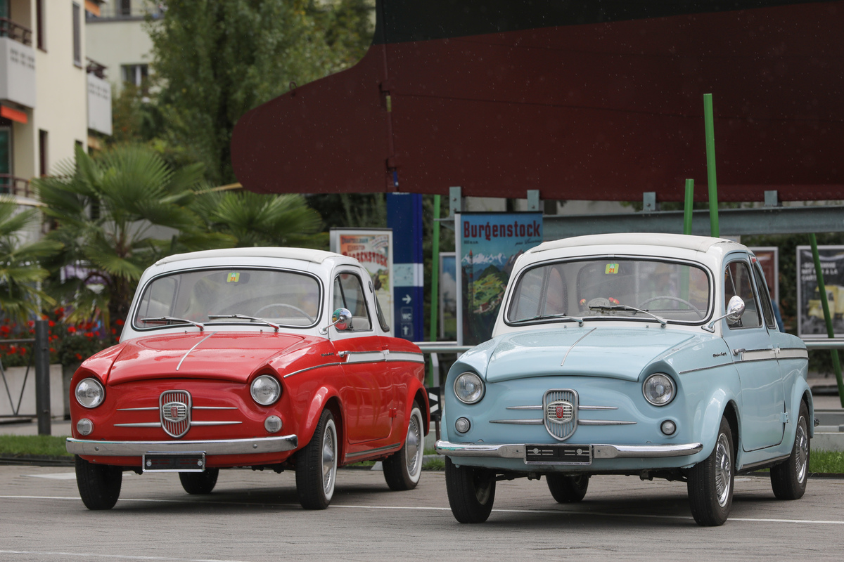 Zwei kleine Fiat 500 mit Weinsberg Karosserie in zwei Ausführungen - ACS Concours d'Excellence International Luzern 2022