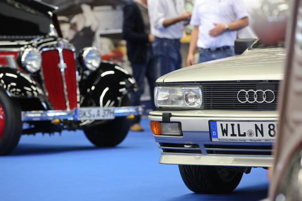 Zweimal Audi, einmal die Achtzigerjahre-Ikone Quattro, einmal der Audi Front der Vorkriegszeit - Classic Expo Salzburg 2019