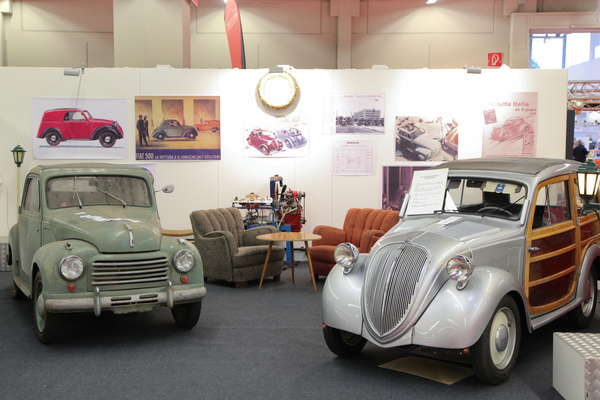 Bild: Zweimal Fiat Topolino, einmal als Scheunenfund, einaml als perfekt restaurierter Kombi - Retro Classics Bavaria 2016