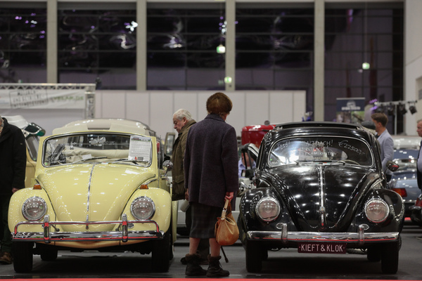 Zweimal VW Käfer, zehn Jahre Differenz - Retro Classics Bavaria 2017 in Nürnberg