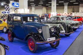 Zweimal Vorkriegs-Ford auf dem Clubstand - Y/Köln und Eifel - Retro Classics Cologne Köln 2017