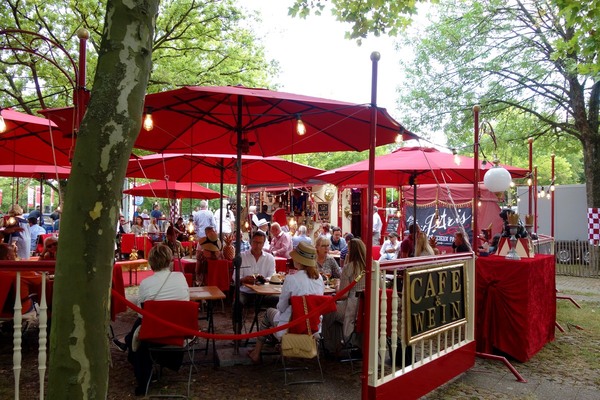 Zweisprachige Gastronomie für Heissgetränke und Alkohol – Classic Days Düsseldorf 2022