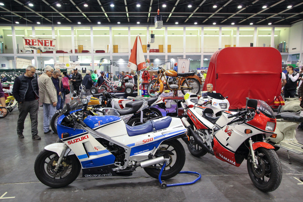 Two-stroke paradise - Suzuki RG 500 on the left, Yamaha RD 500 on the right - both with four-cylinder engines - Auto e Moto d'Epoca in Padua 2018
