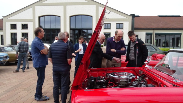 Image: Between lecture and appetizer - time for a petrol talk istimmer - Emil Frey Classics Season Opening Brunch 2024