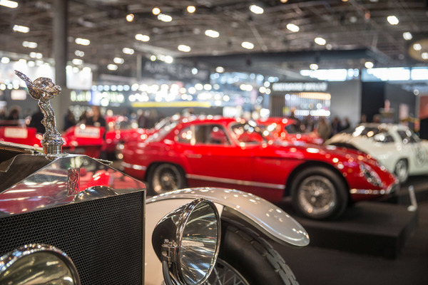 Zwischen den vielen Alfa Romeo darf sich bei Lukas Hüni auch eine Emily räkeln - Rétromobile Paris 2020