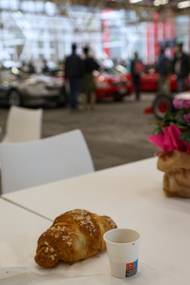 Zwischenverpflegung im italienischen Messe-Stil - 42. Auto e Moto d'Epoca 2025