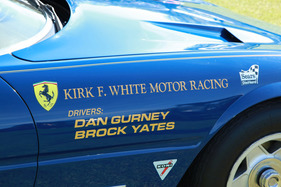 ... als den Wagen, mit dem Rennfahrer Dan Gurney und Auto-Journalist Brock Yates die Erstauflage des legendären, mehrmals verfilmten Cannonball Run von New York nach Los Angeles gewannen – in einer Fahrzeit von 35 Stunden und 53 Minuten.