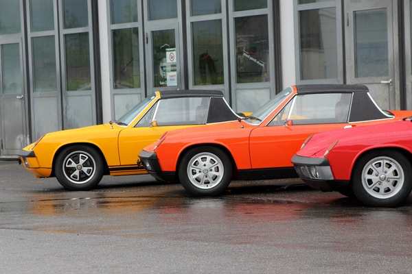 auch beim VW-Porsche ging es bunt zu - Porsche Classic Day 2012