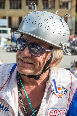 braucht es auch den passenden Helm.