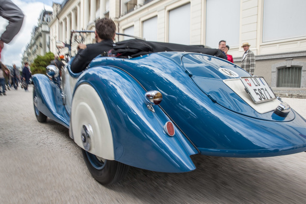 … dabei kam das Auto zu seinen einzigen paar Metern Bewegung, …