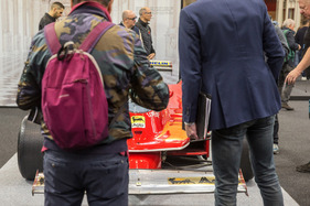 … dabei mausert sich aber ganz im Stillen der Ferrari 312 T5 zum Publikumsliebling und …