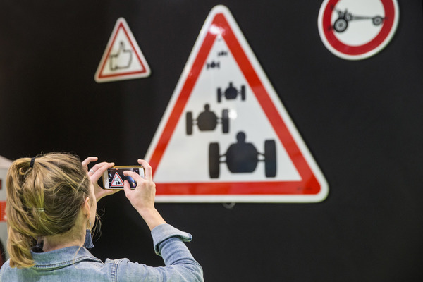 ... dass eine Beschilderung nötig war, …