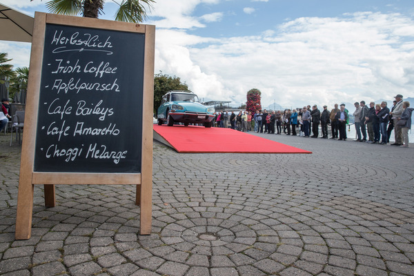 … dazu wurden bereits die passenden Getränke ausgeschenkt.