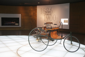 der erste Personenwagen mit Verbrennungsmotor überhaupt -  Benz Patent Motorwagen der erste Personenwagen mit Verbrennungsmotor überhaupt -  Benz Patent Motorwagen