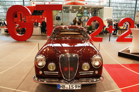 ... der längst vergangenen Schnellreise-Kultur begeisterten die Besucher, darunter natürlich der Lancia Aurelia B20 GT der ersten Serie als Urvater der edlen Spezies (Bremen Classic Motorshow 2018)
