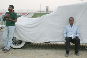 ... die Besitzer warten auf den F1 GP 2012.