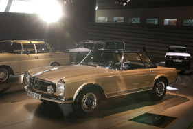 die klassische Pagode, wie man sie kennt -  Mercedes Benz 230 SL