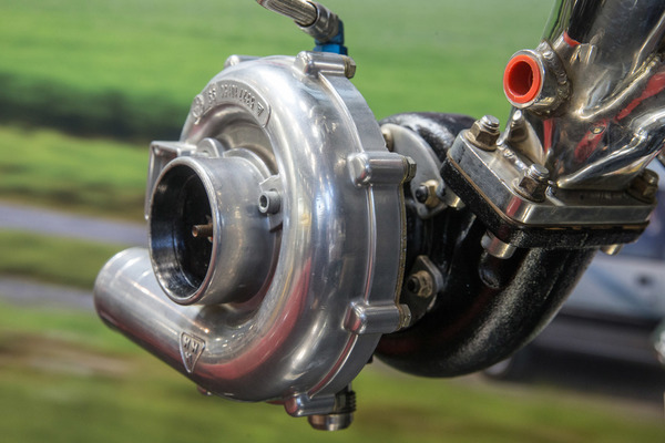 ... doch dann kam die Schweizer Erfindung nicht nur einfach bei Renault, oder doppelt bei Porsche, …