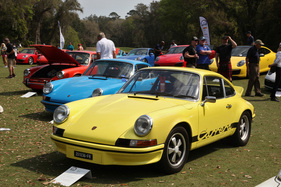 ... mehr Begeisterung generierte als dieser hellgelbe RS. Erheblich wertvoller ist der rasende Zitronenfalter trotzdem: Es ist einer von 200 gebauten, die sich der begehrten Leichtbau-Spezifikation M 471 erfreuen.