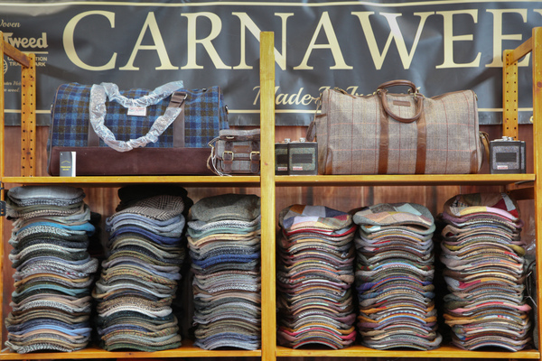 … ob es sich dabei nun um Kleider, …