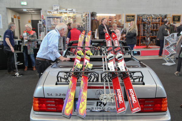 … obwohl vermutlich kaum noch jemand mit dem Oldtimer in die Skiferien fährt.