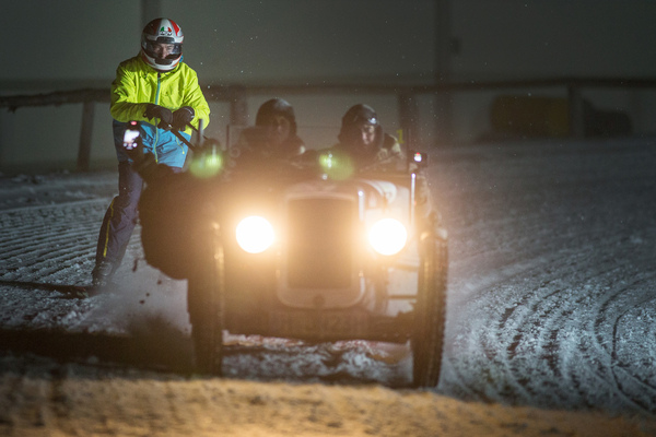 ...oder am Austin hängend, …