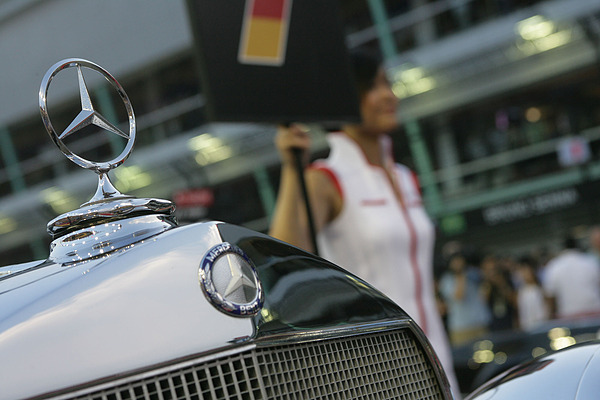 ... oder der Mercedes-Benz…