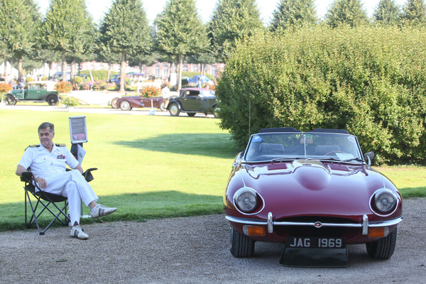 … oder ein Oberst der Marine?