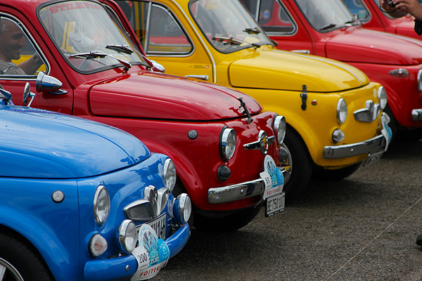 ... oder einfach so richtig bunt, so machen die kleinen Fiat Spass