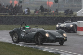 ... oder grossvolumigen Sportwagen liessen die wenigen Herzen, der wetterbedingt nicht zahlreich angereisten Zuschauer, erwärmen. ... oder grossvolumigen Sportwagen liessen die wenigen Herzen, der wetterbedingt nicht zahlreich angereisten Zuschauer, erwärmen.
