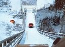 Bild: quattro auf die Spitze getrieben - 1986 fuhr der Audi 100 CS quattro die Steigung von 37,5 Grad der Skisprungschanze im finnischen Kaipola aus eigener Kraft hinauf.