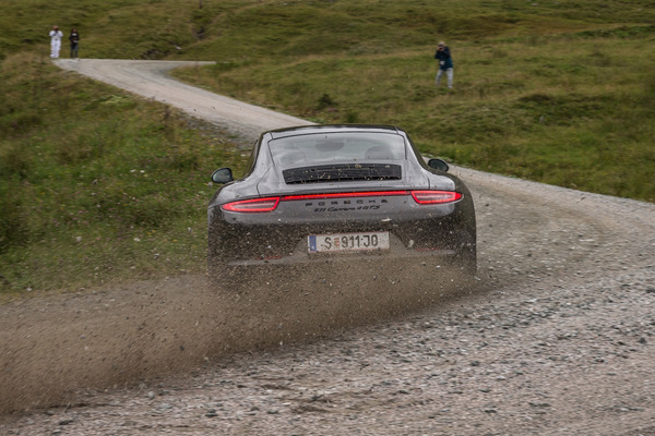 richtig schnell geht es im neuen 911-er zur Sache - Saalbach Classic 2015