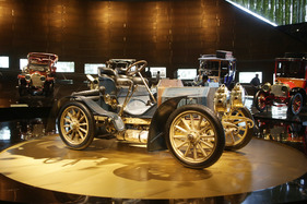 fast and yet easier than the competition, at least for the driver - Mercedes Simplex