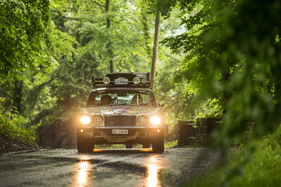 … schon kann die "Camel-Trophy" beginnen.