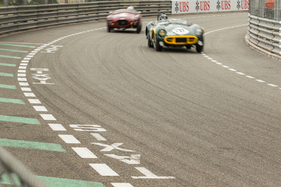 … schon kommen die Renn-Taxis!