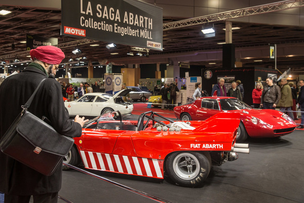 … selbst der Maharadscha bringt die komplette Abarth-Sonderausstellung auf seinem iPhone ins Land des Tata.