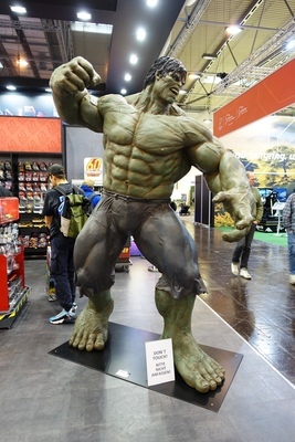 "... sonst gibt's Schläge" – Essen Motor Show 2024 "... sonst gibt's Schläge" – Essen Motor Show 2024