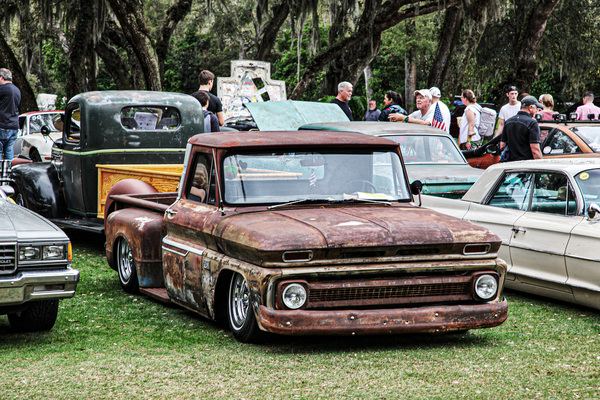 Bild ... sowie beim Chevrolet C/K Pickup von 1964.