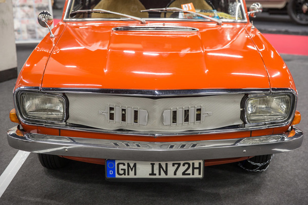 … trug der Audi 60 Caravan bereits seinen Winterschal …