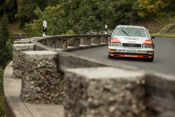 … um mit der anderen Hälfte wieder hochzudonnern.