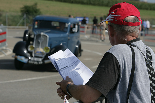 ... und auf der Strecke wird kontrolliert, ob auch wirklich keiner fehlt.