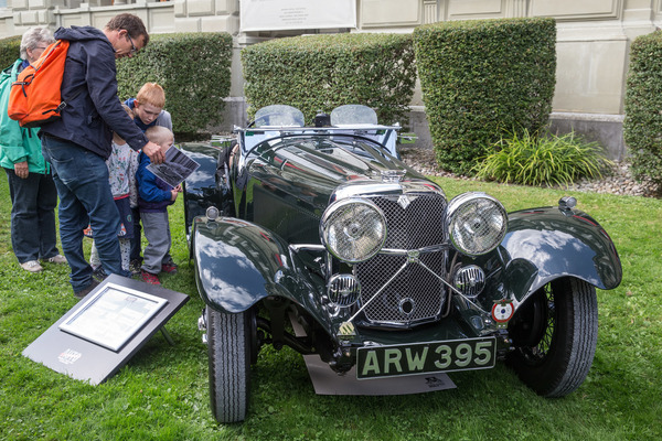 … und schon wurde die gesamte Jungmannschaft von Papa aufgeklärt.