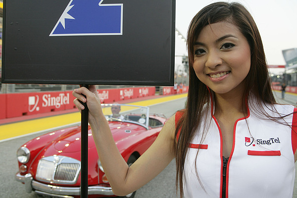 ... und sich neben den Girls aufreihen.