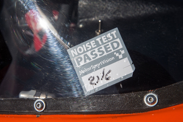 ... und widmen uns dem Geschehen, denn da ging es so richtig laut ...