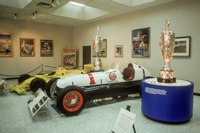 ...vom "Indianapolis Motor Speedway Museum“ etwas länger, ...