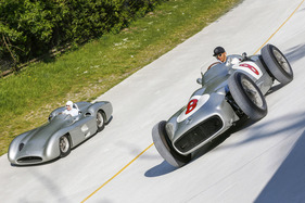 ... waren es beim Benz der Fangio und der Moss, wie später auch der "Loisl" (Hamilton).