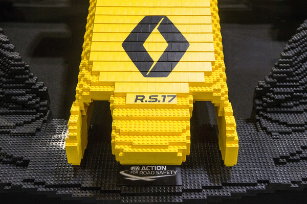 … weitaus mehr LEGO als Renault.