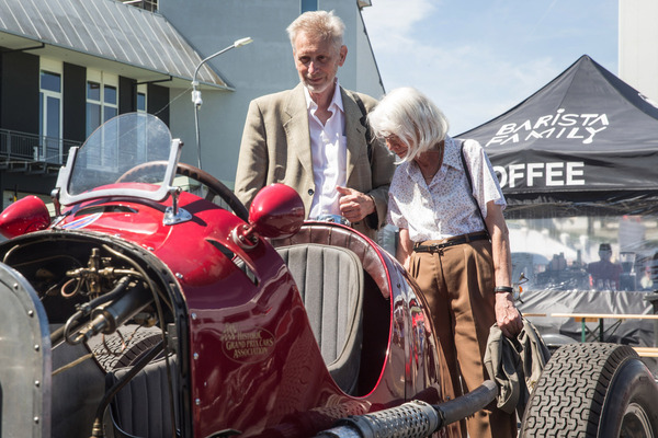 … welches den Rennsport Jugendlichen näherbringt, …